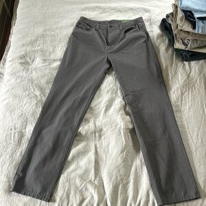 Gray vineyard vines on the go pants size 18